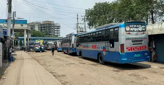 কুষ্টিয়ায় শ্রমিকদের কর্মসূচি প্রত্যাহার, বাস চলাচল শুরু